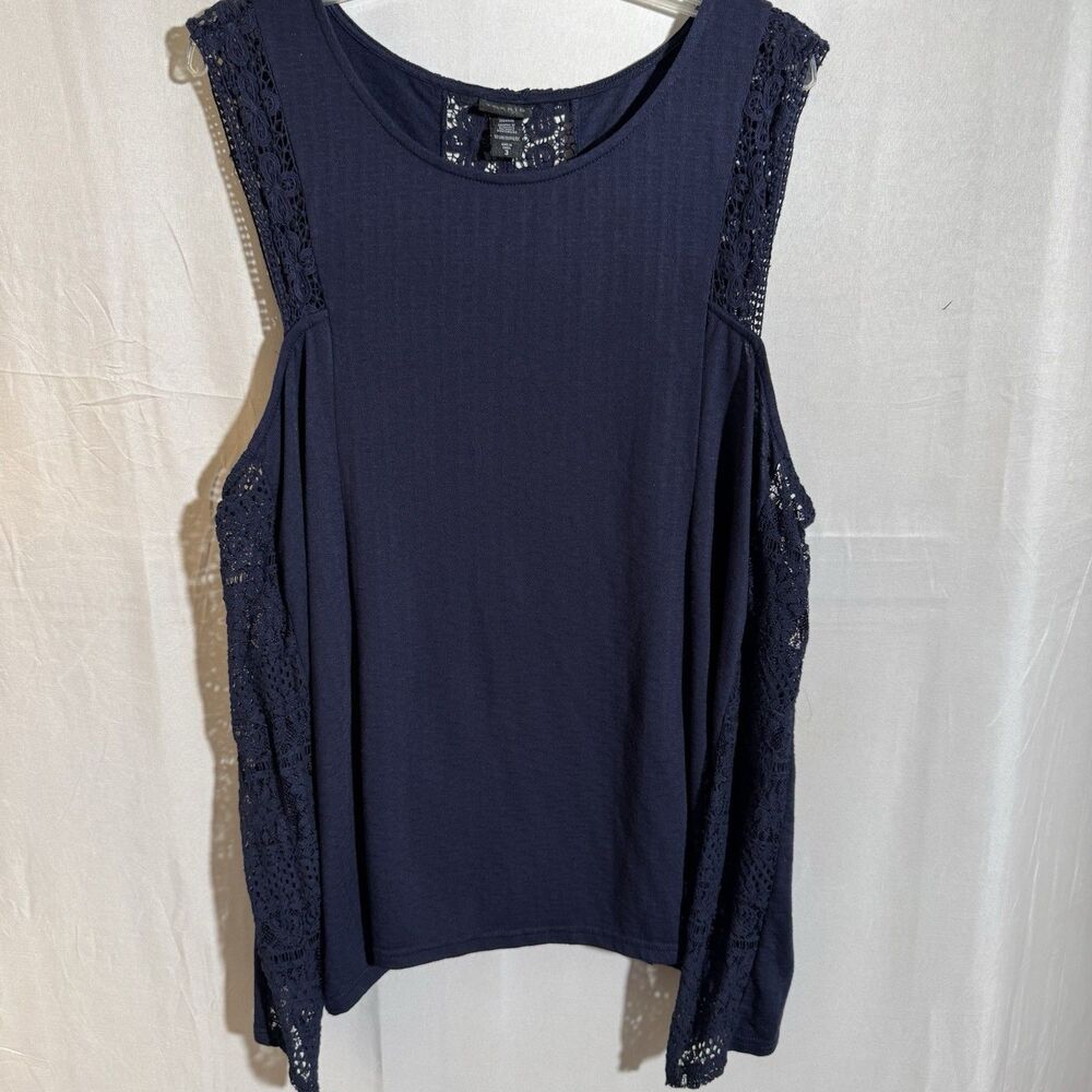 Torrid Navy Lace Sleeve Blouse Sleeveless Crochet Detail Women Size 3
